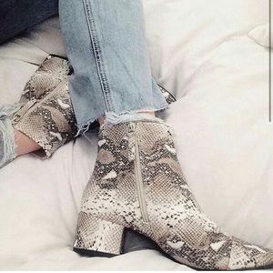 Zara Snakeskin Block Heel Zip Up Ankle Boot Booties Size 38 / 7.5